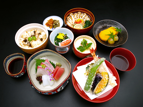 Kisetsu Gozen (seasonal dish)